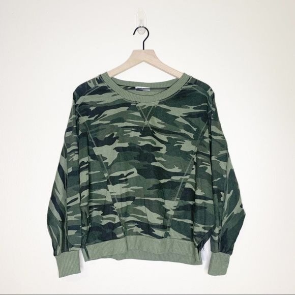 NWT Sweet Romeo Green Camo Exposed Seam Dolman Sleeve Crop Sweatshirt Medium - Picture 3 of 11